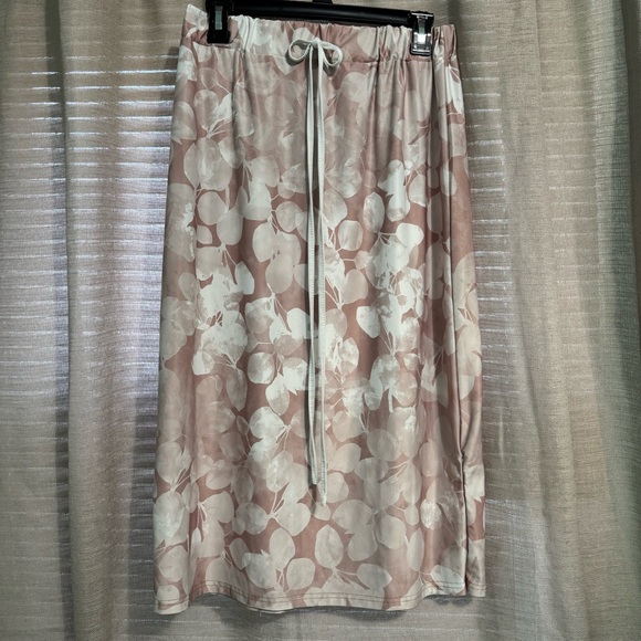 Rose Gold Floral Modest Athletic Swim Skirt - Picture 2 of 6